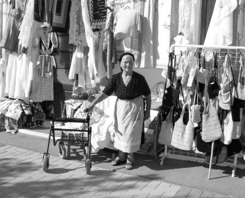 volunteer in Greece
